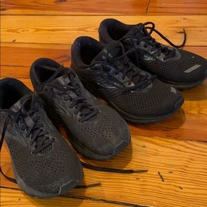 Two (2) Pairs of Brooks Ghost all black